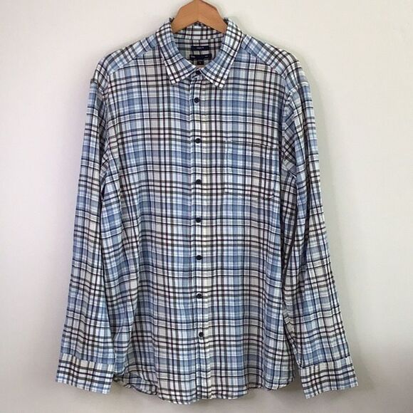 GAP Other - Gap Classic Fit Lightweight Plaid Button Down Shirt